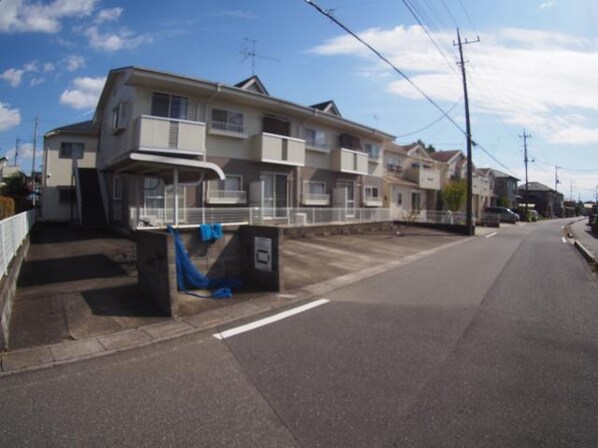 蓮田駅 バス3分  藤ノ木団地下車：停歩2分 2階の物件外観写真